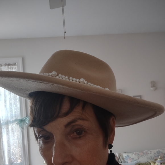 Scoop Fedora Hat with pearl accents 100% wool fully lined - OS - Picture 4 of 6